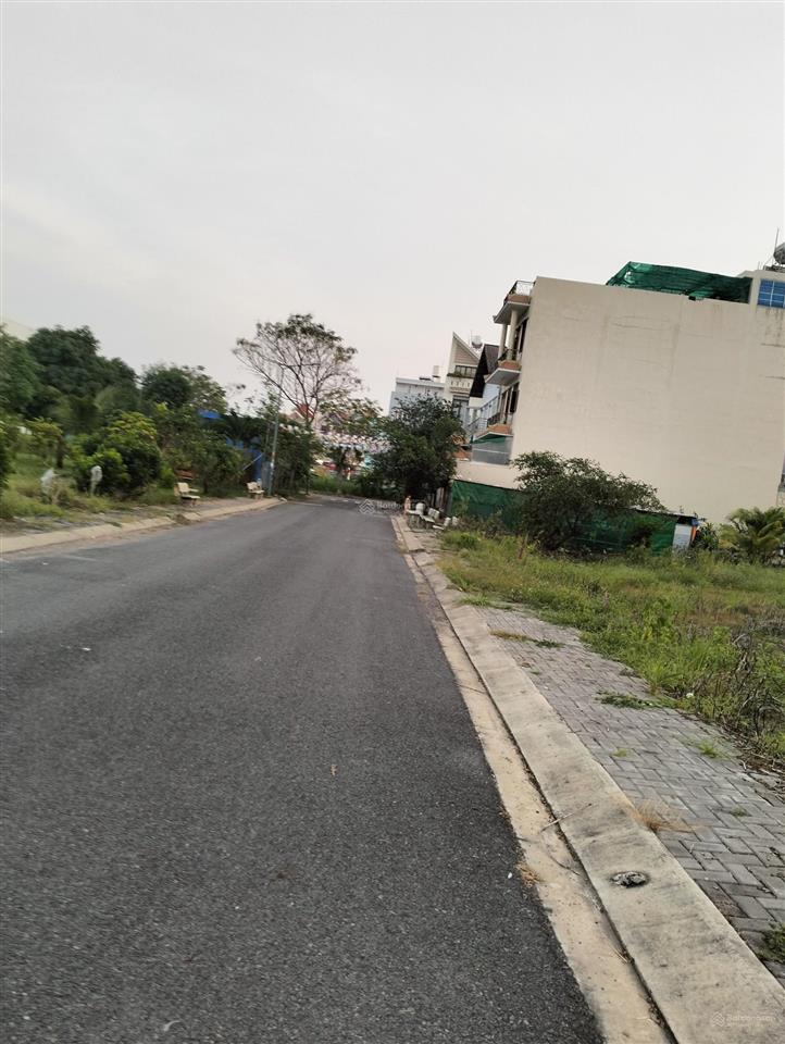 Bán lô đất sổ đỏ cá nhân nằm trong kdc bình hưng giá rẻ