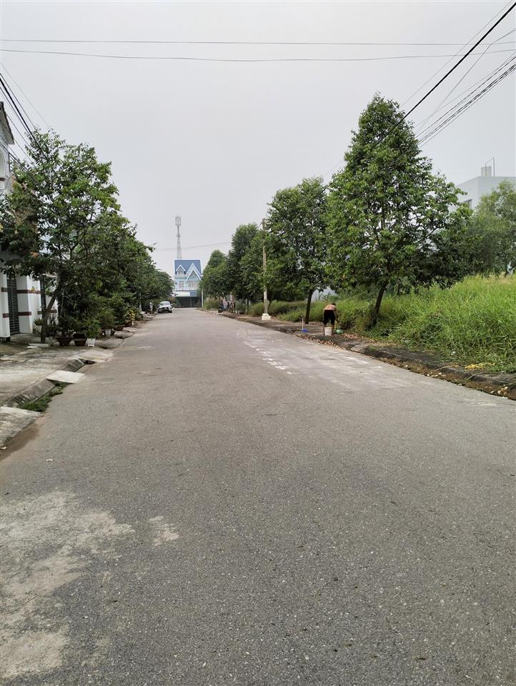Bán lô đất sổ đỏ cá nhân nằm trong kdc bình hưng giá rẻ