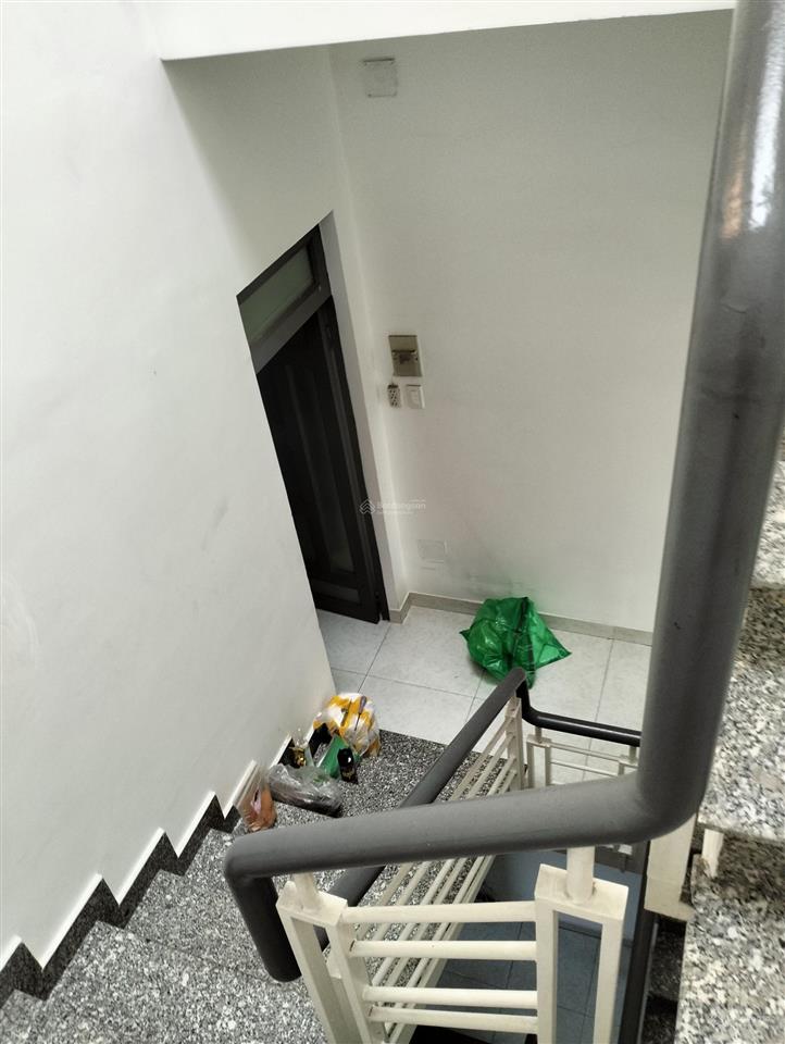 Bán nhà mặt phố quốc lộ 50, 9,3tỷ, 100m2, 4pn, 4wc, pháp lý đầy đủ
