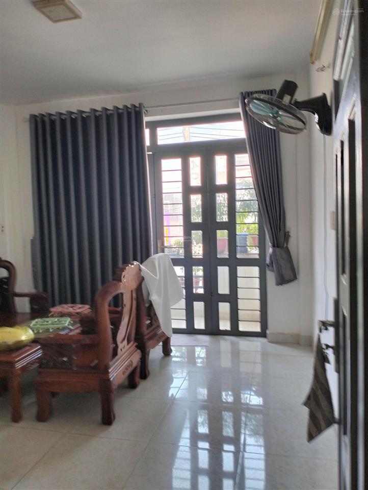 Bán nhà mặt phố quốc lộ 50, 9,3tỷ, 100m2, 4pn, 4wc, pháp lý đầy đủ