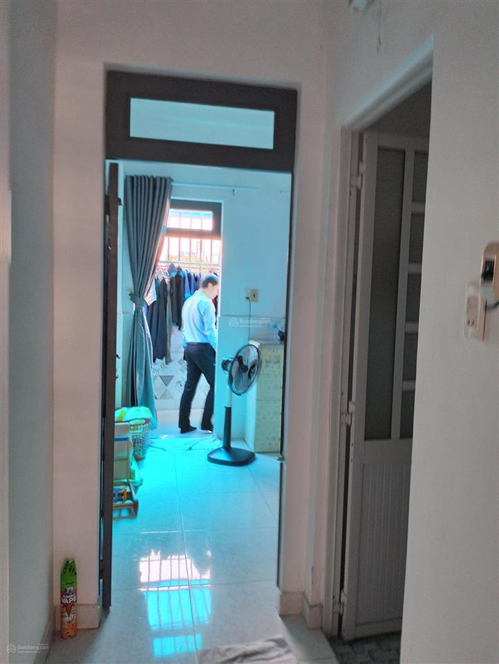 Bán nhà mặt phố quốc lộ 50, 9,3tỷ, 100m2, 4pn, 4wc, pháp lý đầy đủ