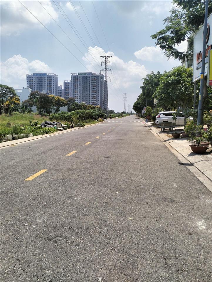 Hạ giá bán gấp nền đất sổ đỏ nằm trong kdc ấp 4 phong phú giá rẻ nhất khu vực