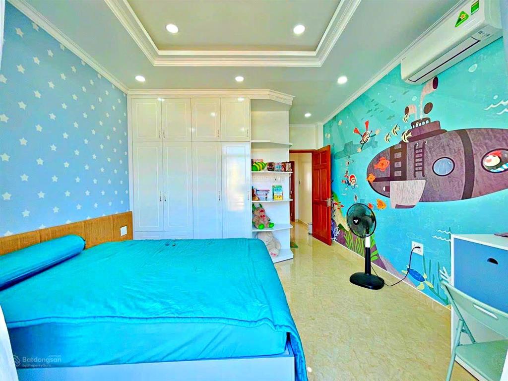Bán nhà 4 tầng, hẻm ô tô, sát bên gigamall phạm văn đồng, khu đẹp dân trí, tiện đi lại