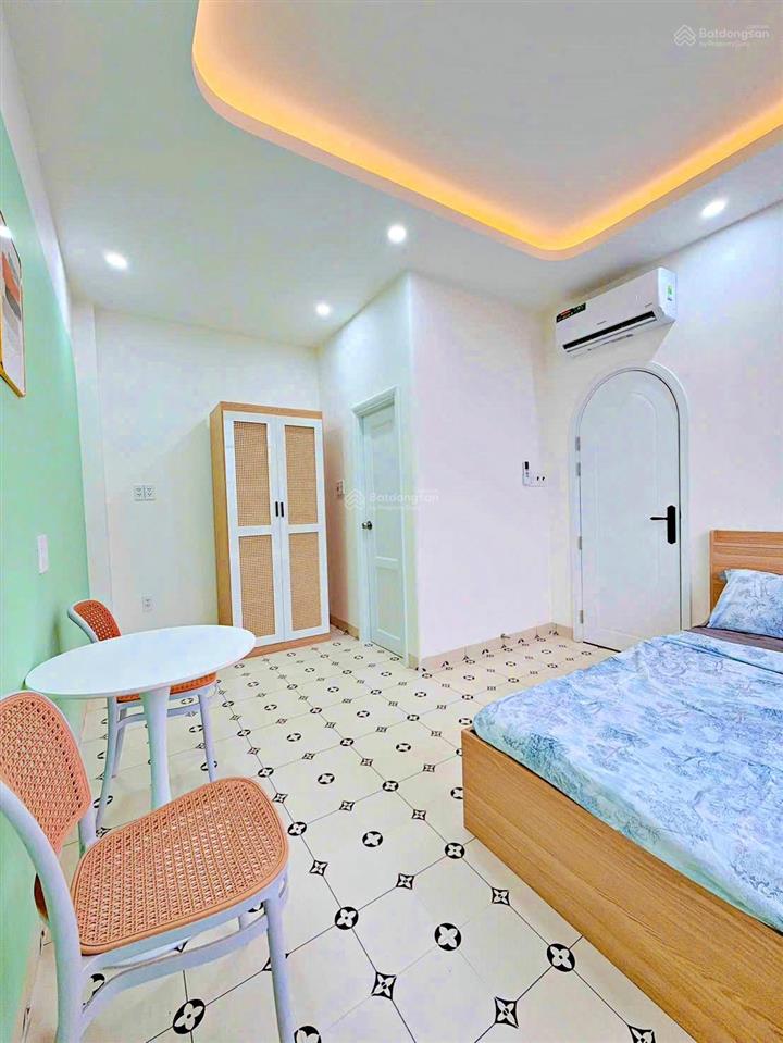 Chính chủ  bán căn nhà mới 4 tầng  có thang máy  6 pn  6wc, full nội thất, đường 22 linh đông