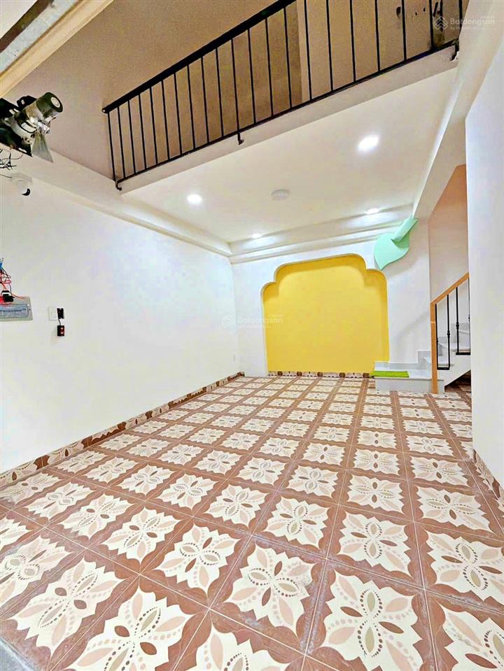 Chính chủ  bán căn nhà mới 4 tầng  có thang máy  6 pn  6wc, full nội thất, đường 22 linh đông