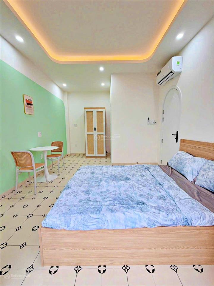 Chính chủ  bán căn nhà mới 4 tầng  có thang máy  6 pn  6wc, full nội thất, đường 22 linh đông