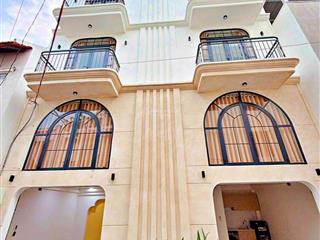 Chính chủ  bán căn nhà mới 4 tầng  có thang máy  6 pn  6wc, full nội thất, đường 22 linh đông