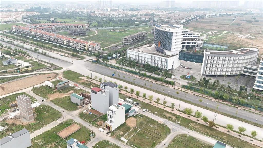 Chính chủ bán 97m2 đất dịch vụ xã an thượng mặt đường 15m trục chính, giá cực rẻ cho ae đầu tư