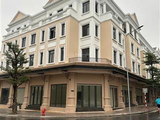 Bán gấp căn góc shophouse đối diện bể bơi, đang cho thuê 40 triệu/tháng. vốn chỉ hơn 2 tỷ, htls 18t
