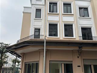 Chính chủ cắt lỗ căn shohouse góc đối diện bể bơi tại dự án vin quảng trị diện tích 94m2