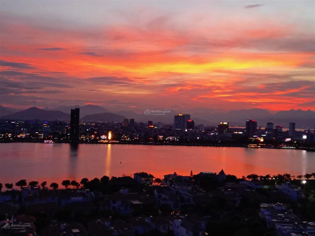 Bán góc 2 phòng ngủ, diện tích 69,6m2, tầng 17 view trực diện sông hàn, toà p2 sun cosmo đà nẵng