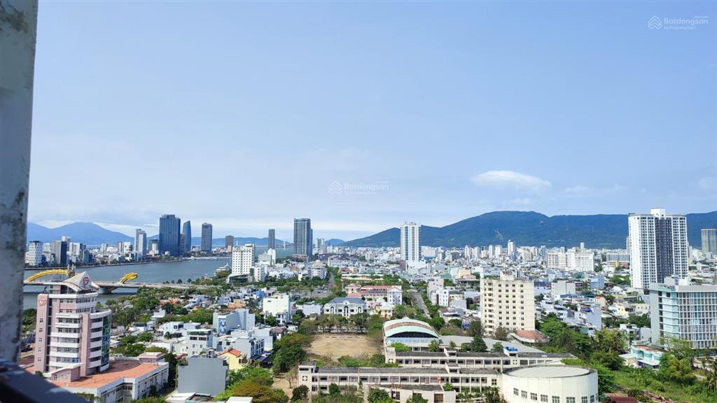 Cực hiếm chính chủ cần bán căn hộ penthouse monarchy a 3pn, view sông hàn đà nẵng sổ đỏ có sẵn