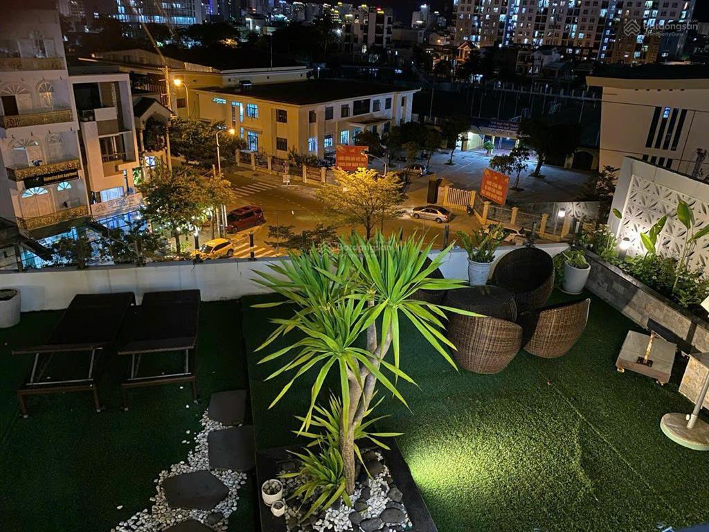 Chính chủ cần bán căn hộ sân vườn tâm huyết 140m2 monarchy a, trung tâm đà nẵng, sổ đỏ có sẵn