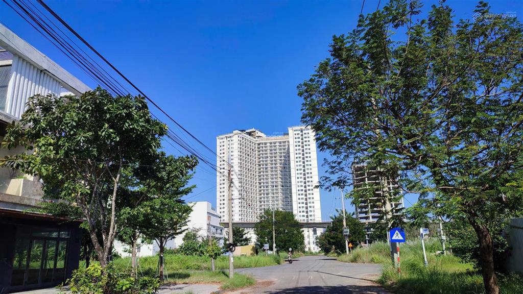 Cần bán nhà 3 tầng, hai mặt tiền đường đường dương lâm 144m2, trung tâm đà nẵng  sổ đỏ lâu dài