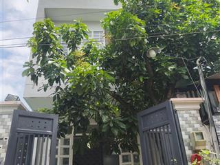 Bán nhà 3 tầng (1 trệt + 1 lầu + 1 tum + sân thượng) đường 27 nguyễn xiển, sát vin q9