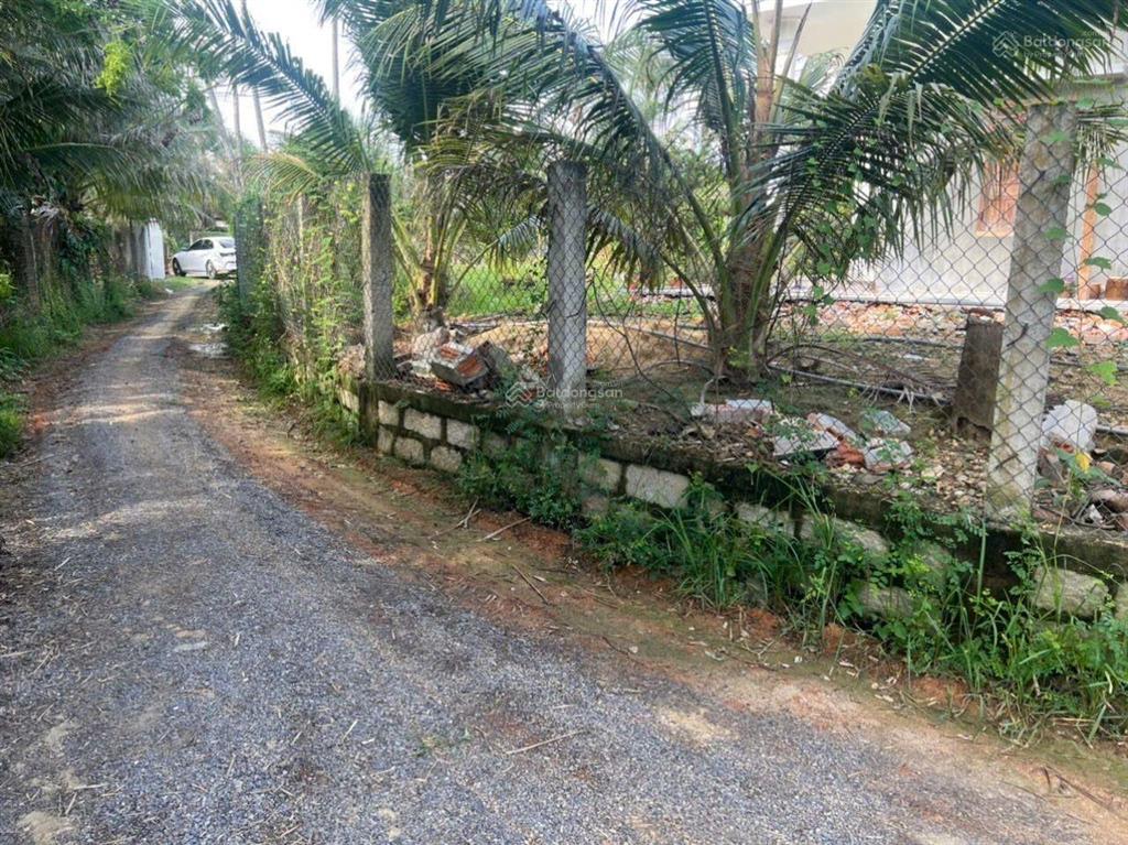 Vợ chồng bán rẻ đất nền ninh quang  thị xã ninh hòa để phân chia tài sản