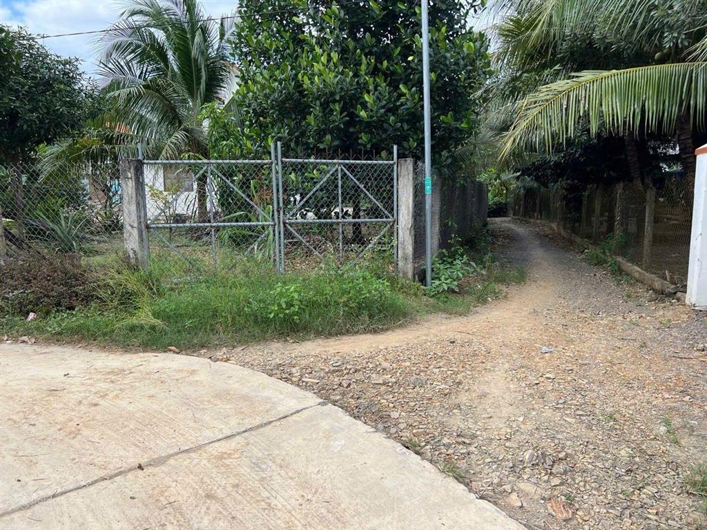 Vợ chồng bán rẻ đất nền ninh quang  thị xã ninh hòa để phân chia tài sản