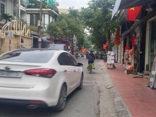 Nhà 100m2 gốc dân xây độc lập , sân cổng mặt đường thiên lôi aeon mall khu kinh doanh sầm uất,