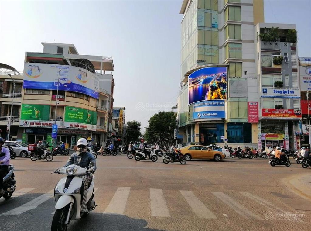 Chính chủ bán nhà 3 tầng góc ngã tư hoàng hoa thám, đà nẵng. vị trí kinh doanh siêu đỉnh. dt 125m2