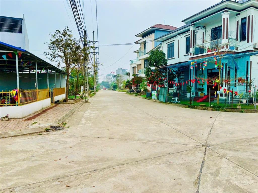 Chính chủ bán lô đất gốc đa, vĩnh phú, liễn sơn, lập thạch 147m2, mt 7m, 1.4 tỷ. 0359 724 ***