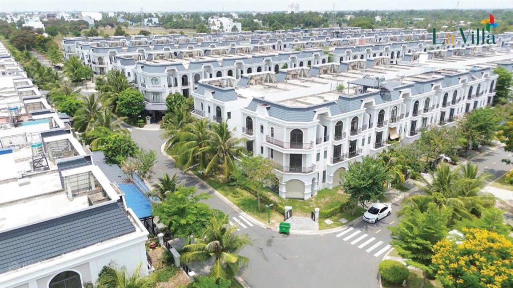 Cần tiền bán nhanh căn nhà ngay trung tâm gần aeon mall