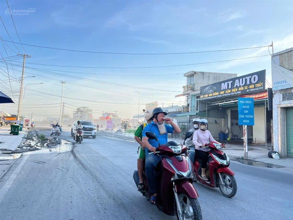 Chủ ngộp bank thanh lý mặt tiền đức hoà thượng