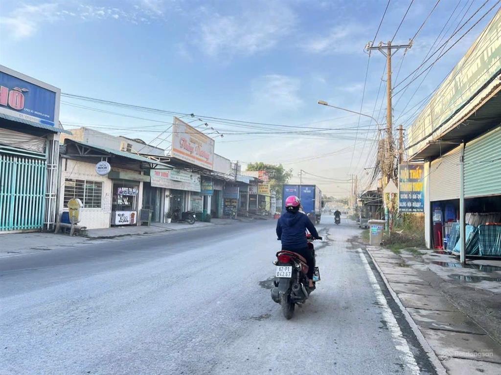 Chủ ngộp bank thanh lý mặt tiền đức hoà thượng