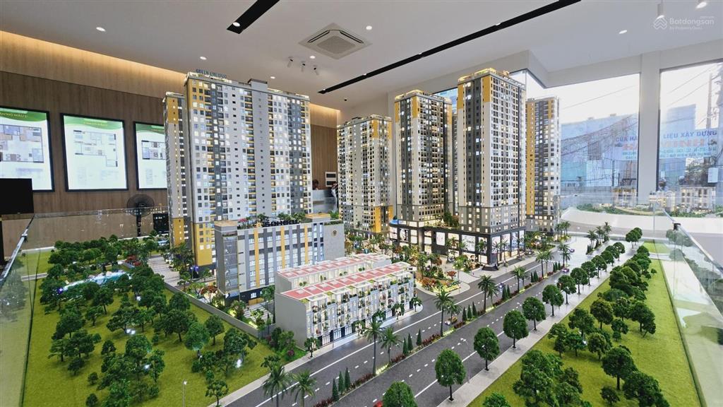 Bán gấp bcons city tháp green topaz căn 2pn 2wc giá 2,33 tỷ 102%, có sẵn hđ thuê 10 triệu/tháng