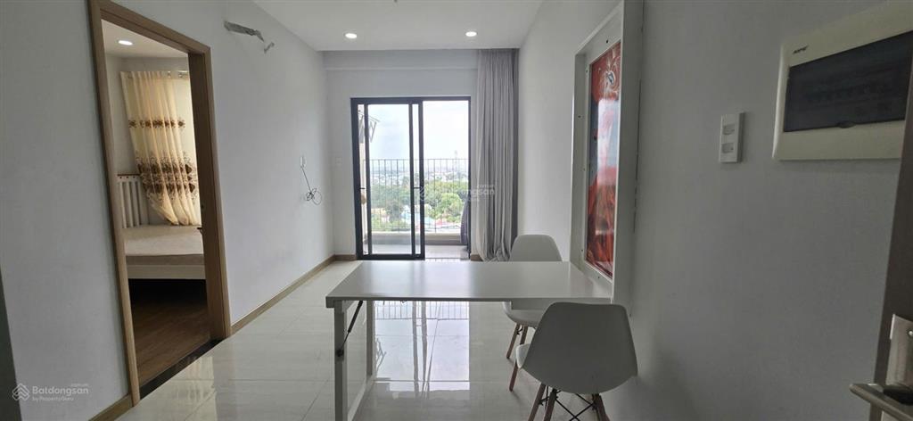 Chính chủ gửi bán căn 1pn, 1wc bcons bee có sẵn nội thất, đang cho thuê 5.3 tr/th giá 1,75tỷ