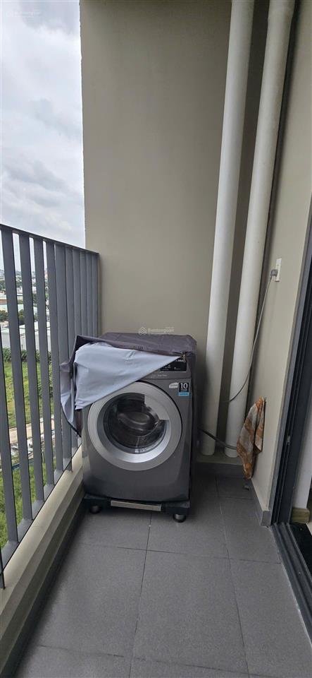 Chính chủ gửi bán căn 1pn, 1wc bcons bee có sẵn nội thất, đang cho thuê 5.3 tr/th giá 1,75tỷ
