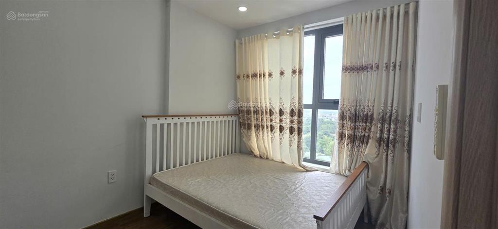 Chính chủ gửi bán căn 1pn, 1wc bcons bee có sẵn nội thất, đang cho thuê 5.3 tr/th giá 1,75tỷ