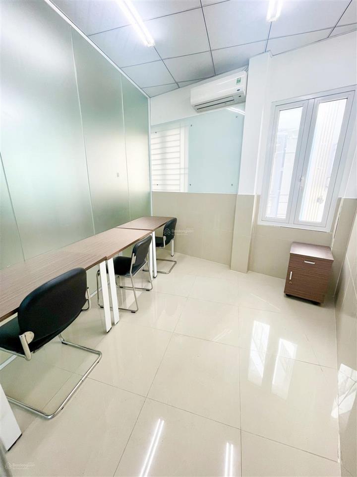 Cho thuê văn phòng giá rẻ tại phú nhuận có sẵn nội thất.  0981 291 ***  ms. nhung