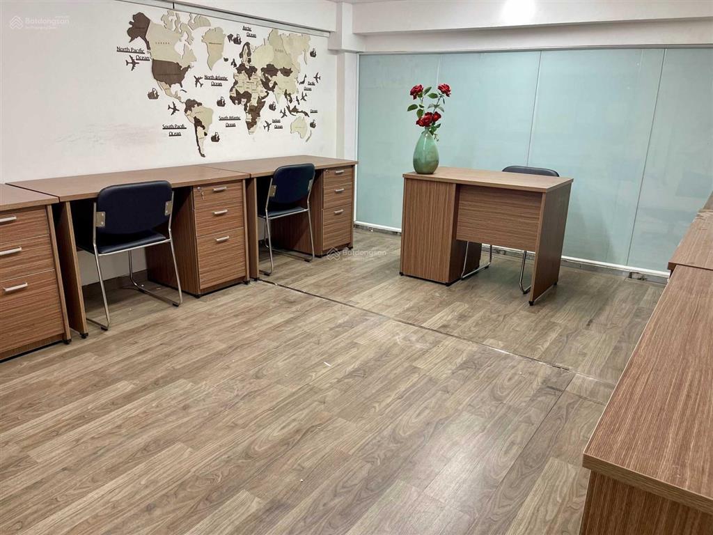 Văn phòng quận 1 có sẵn bàn ghế, máy lạnh, internet.  0981 291 ***  ms. nhung