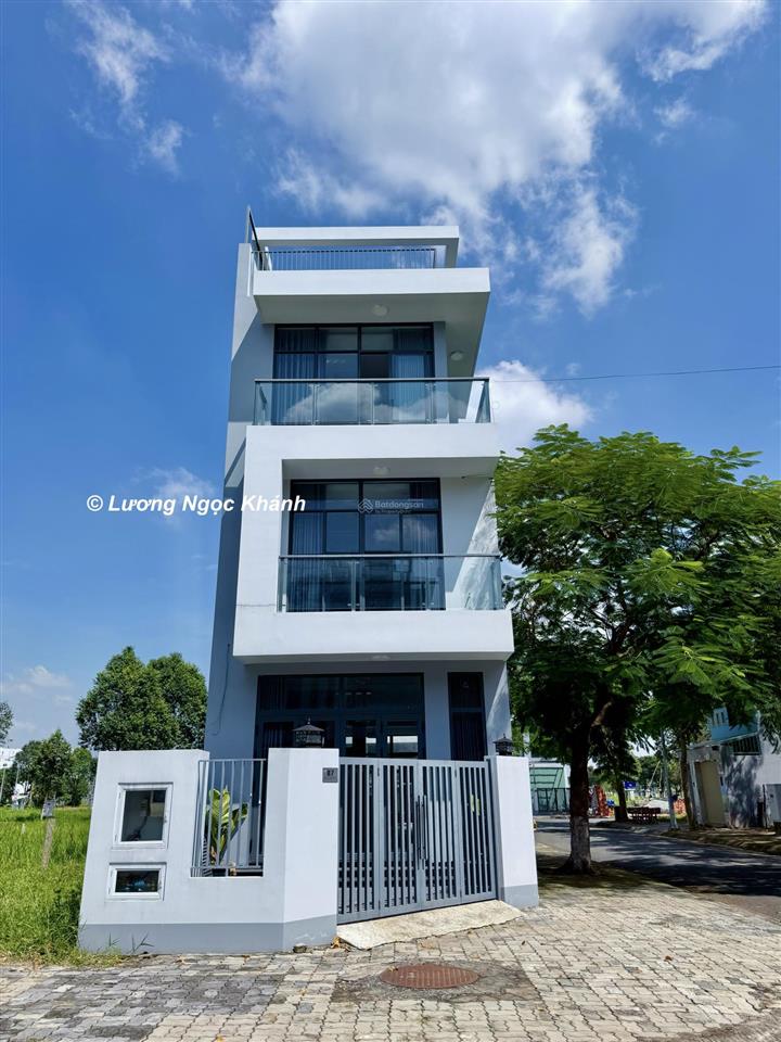 Giảm 300tr bán gấp căn góc 2 mặt tiền nhà phố đông tăng long hưng gia 3 tầng & 1 tum giá 10.9 tỷ