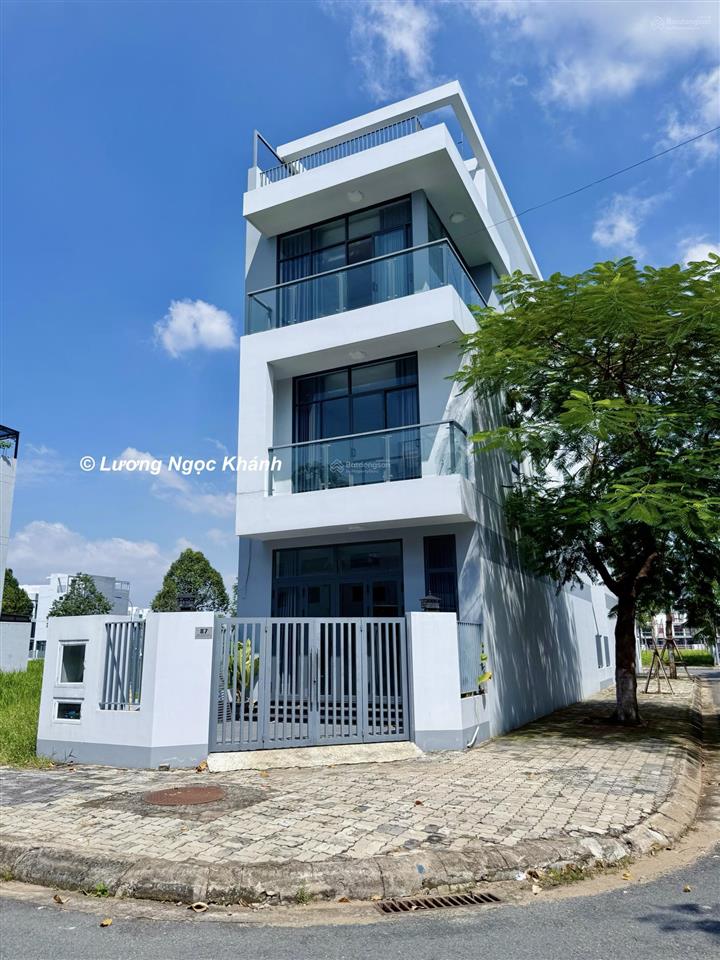 Giảm 300tr bán gấp căn góc 2 mặt tiền nhà phố đông tăng long hưng gia 3 tầng & 1 tum giá 10.9 tỷ