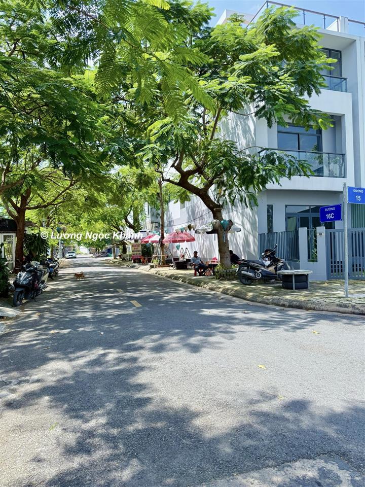 Giảm 300tr bán gấp căn góc 2 mặt tiền nhà phố đông tăng long hưng gia 3 tầng & 1 tum giá 10.9 tỷ