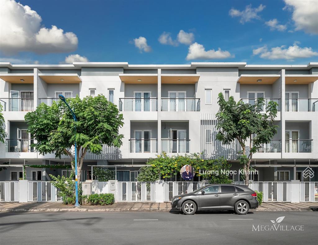 Cần tiền cho con du học, chủ nhà cần bán lại căn nhà phố đã hoàn thiện tại mega village giá 9.95 tỷ