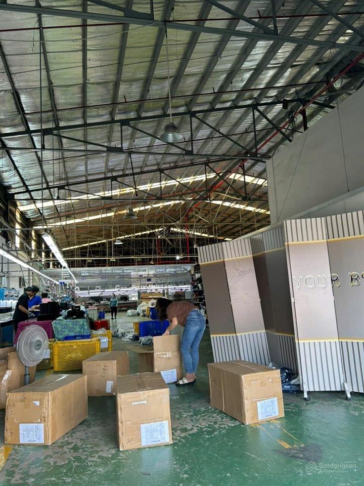 Chủ đi nước ngoài cần bán xưởng 3700m2 chỉ 28 tỉ