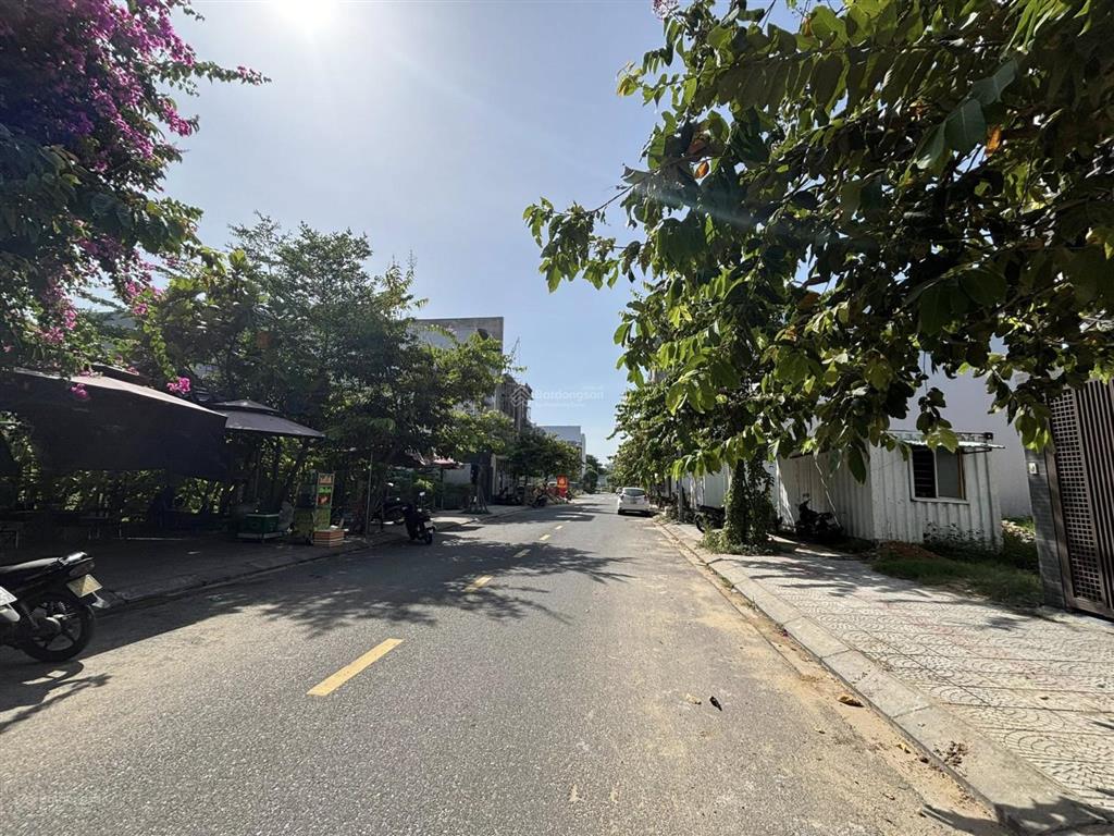 Cần bán lô kẹp cống hoà phú 29 trục thông khu e nguyễn sinh sắc. vị trí đắc địa, thông thoáng.