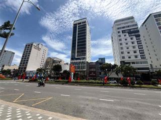 Tôi bán nhà mặt phố phạm văn đồng, 128m2 vỉa hè 7m 100m ra biển trục chính kinh doanh cực đỉnh