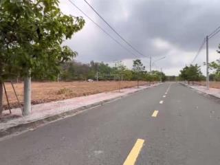 Siêu phẩm 2025, 80m2 thổ cư ngay vòng xoay nhà thi đấu bàu bàng, sổ sẵn giá chỉ 2 tỷ 390