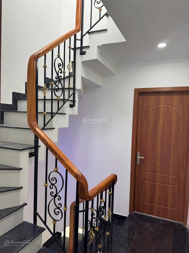 Nhà phố 4 tầng mới xây kdc đồng bộ hiệp bình