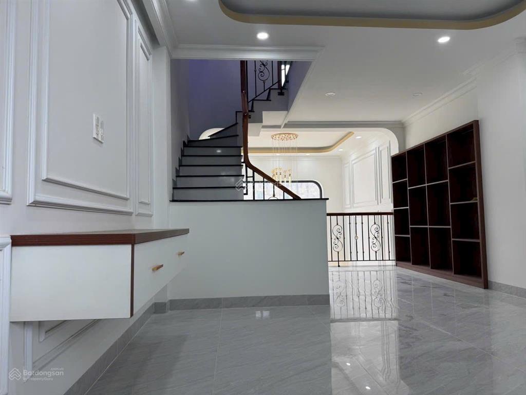 Nhà phố 4 tầng mới xây kdc đồng bộ hiệp bình