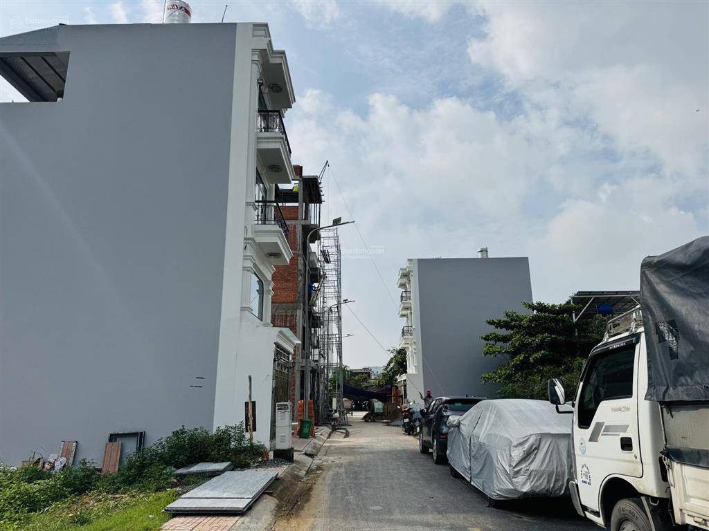 Chủ cần bán nhà đẹp đường 40, chợ hiệp bình, tặng nội thất sang trọng