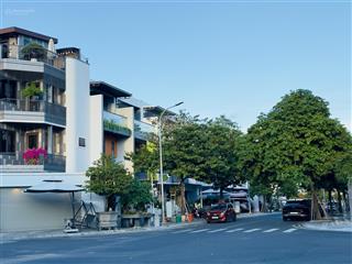Nhà đẹp đầy đủ nội thất  kđt the capella nha trang  cạnh hồ bơi chỉ 9.5ty