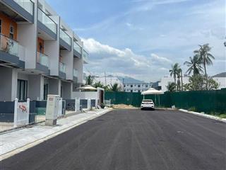 Nhà thô 3 tầng  kđt the capella nha trang, mỹ gia 8  giá chỉ 5,8 tỷ đường nội bộ 15m