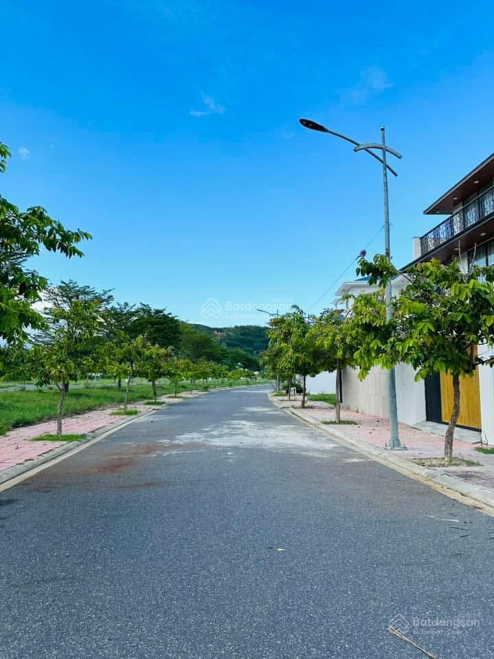 Biệt thự view công viên  khu đô thị ven sông tắc  giá chỉ 30tr/m2