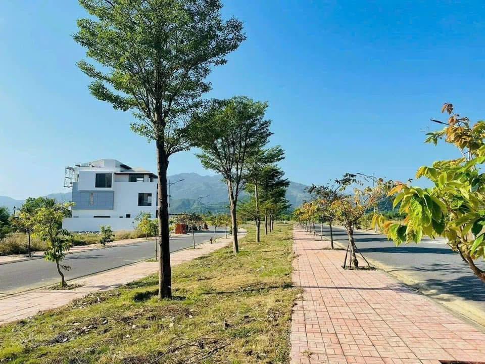 Biệt thự view công viên  khu đô thị ven sông tắc  giá chỉ 30tr/m2