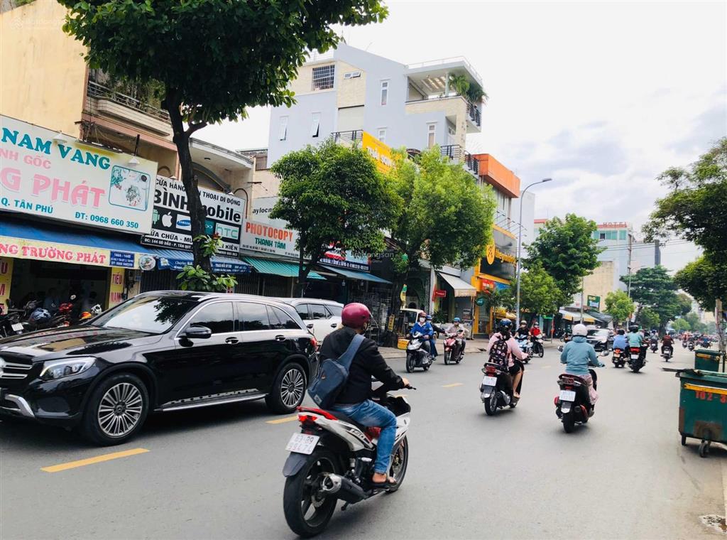Bán mặt tiền đường gò dầu (8x18m vuông) cấp 4, giá 24 tỷ, đoạn sung