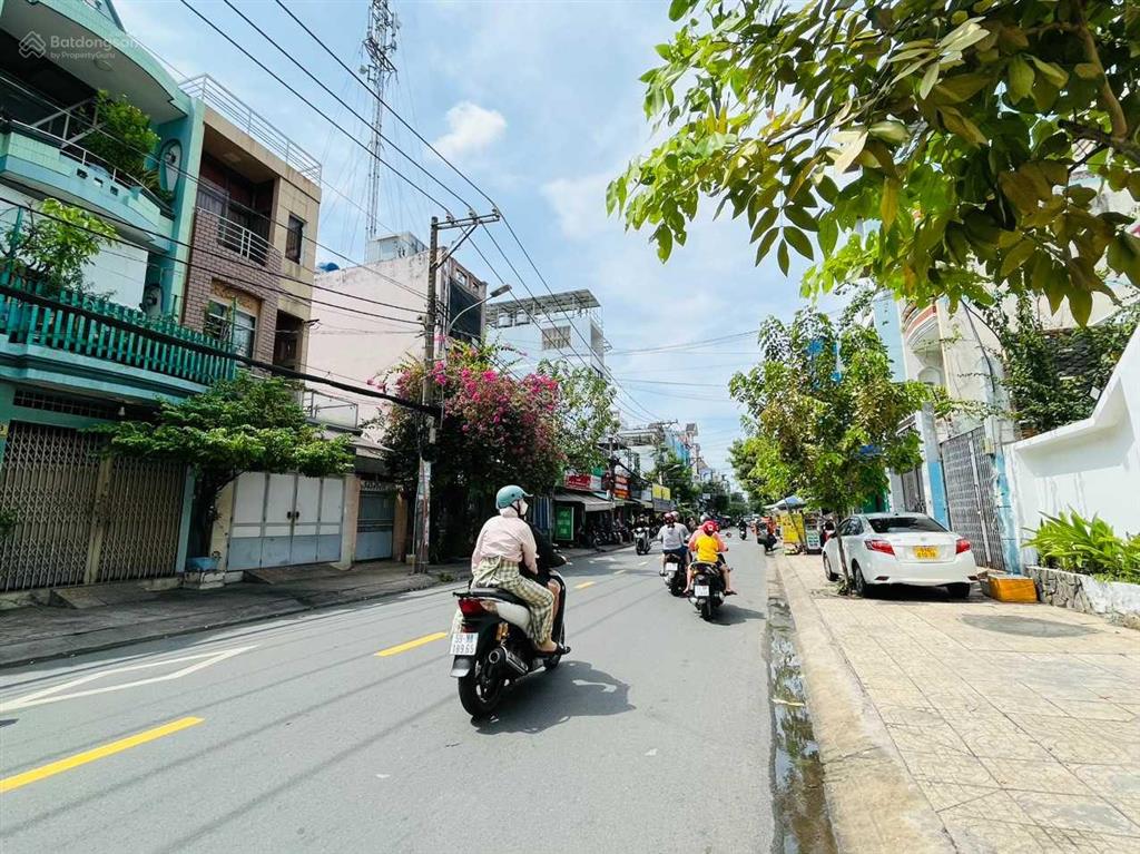 Bán khách sạn đường tân quý (5.5x19m nở hậu) đủ lộ giới, trệt 5 lầu, thu nhập 100tr/th